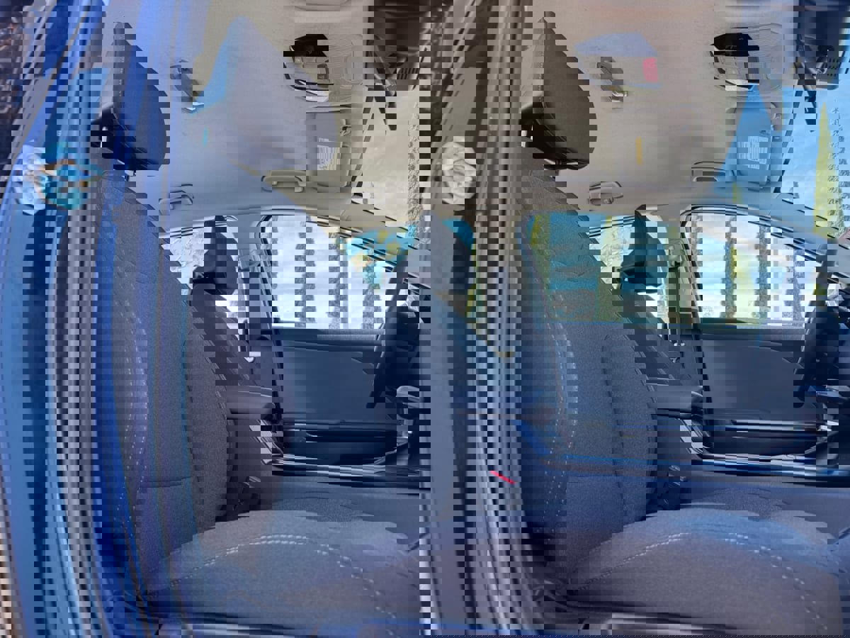 Used 2025 Kia K4 LXS image 19