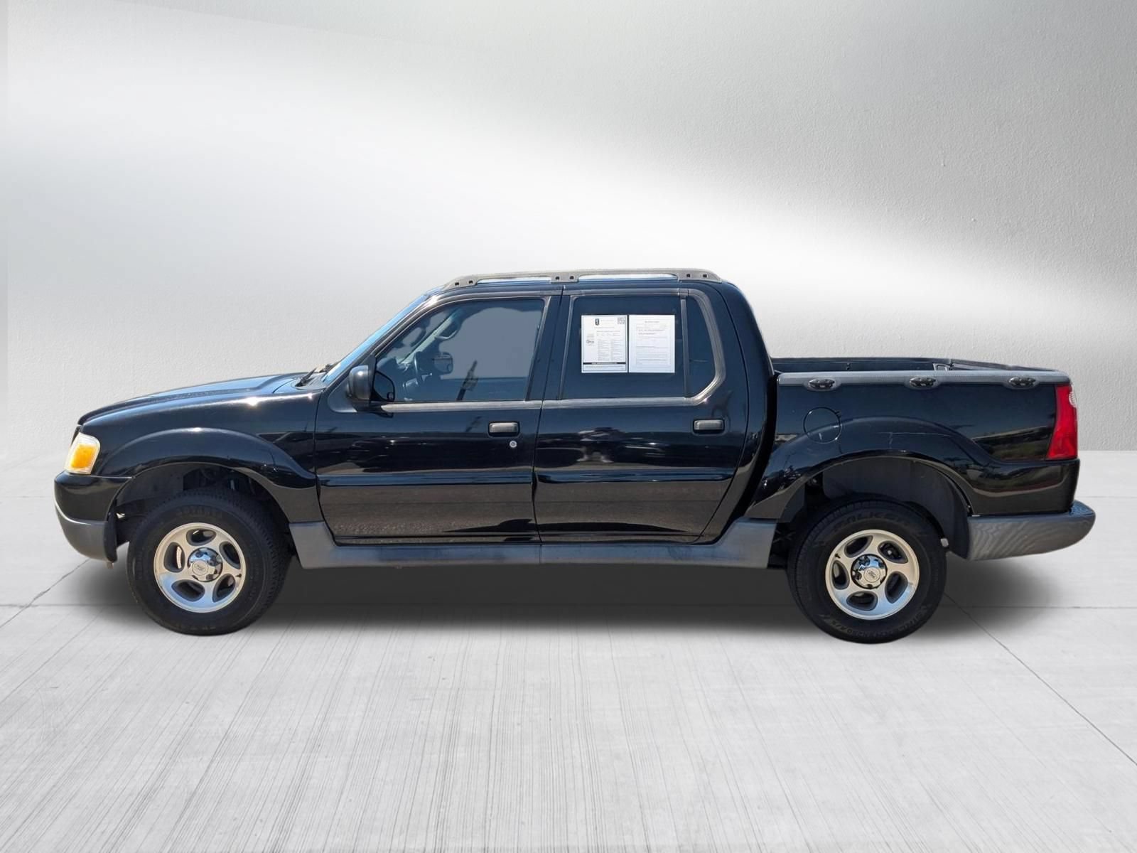 Used 2005 Ford Explorer Sport Trac XLS RWD image 2