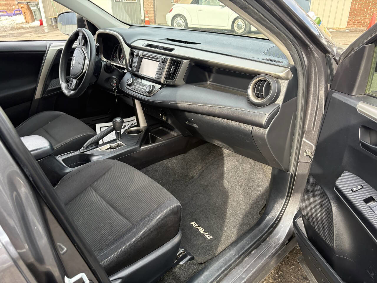 Used 2013 Toyota RAV4 XLE AWD/4WD image 10