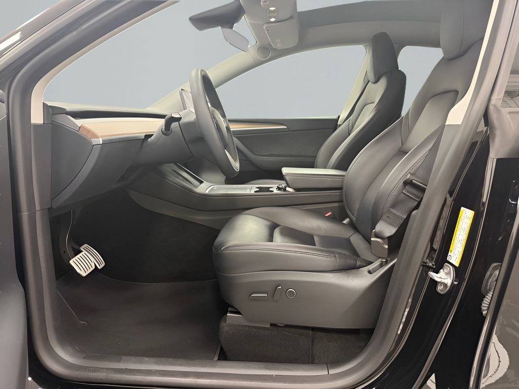 Used 2023 Tesla Model Y Performance image 10