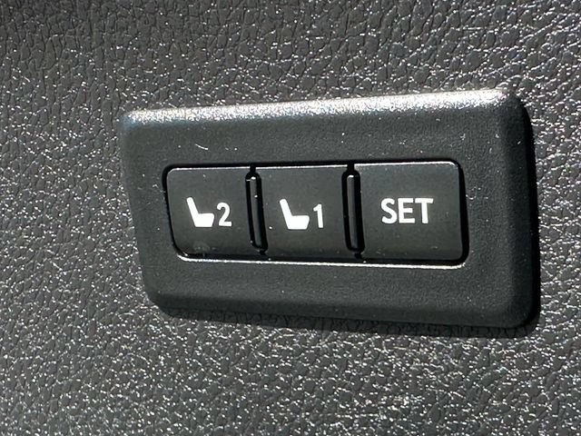 Used 2014 Toyota RAV4 Limited AWD/4WD image 25
