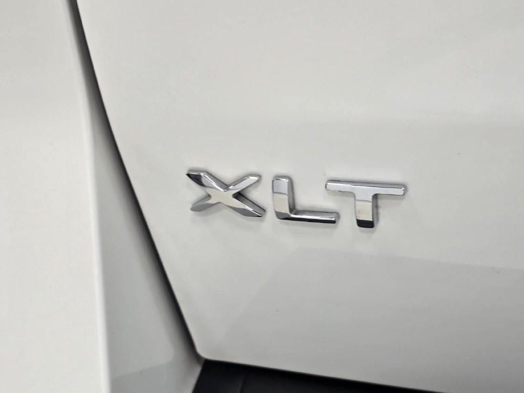 Used 2024 Ford Expedition XLT AWD/4WD image 7