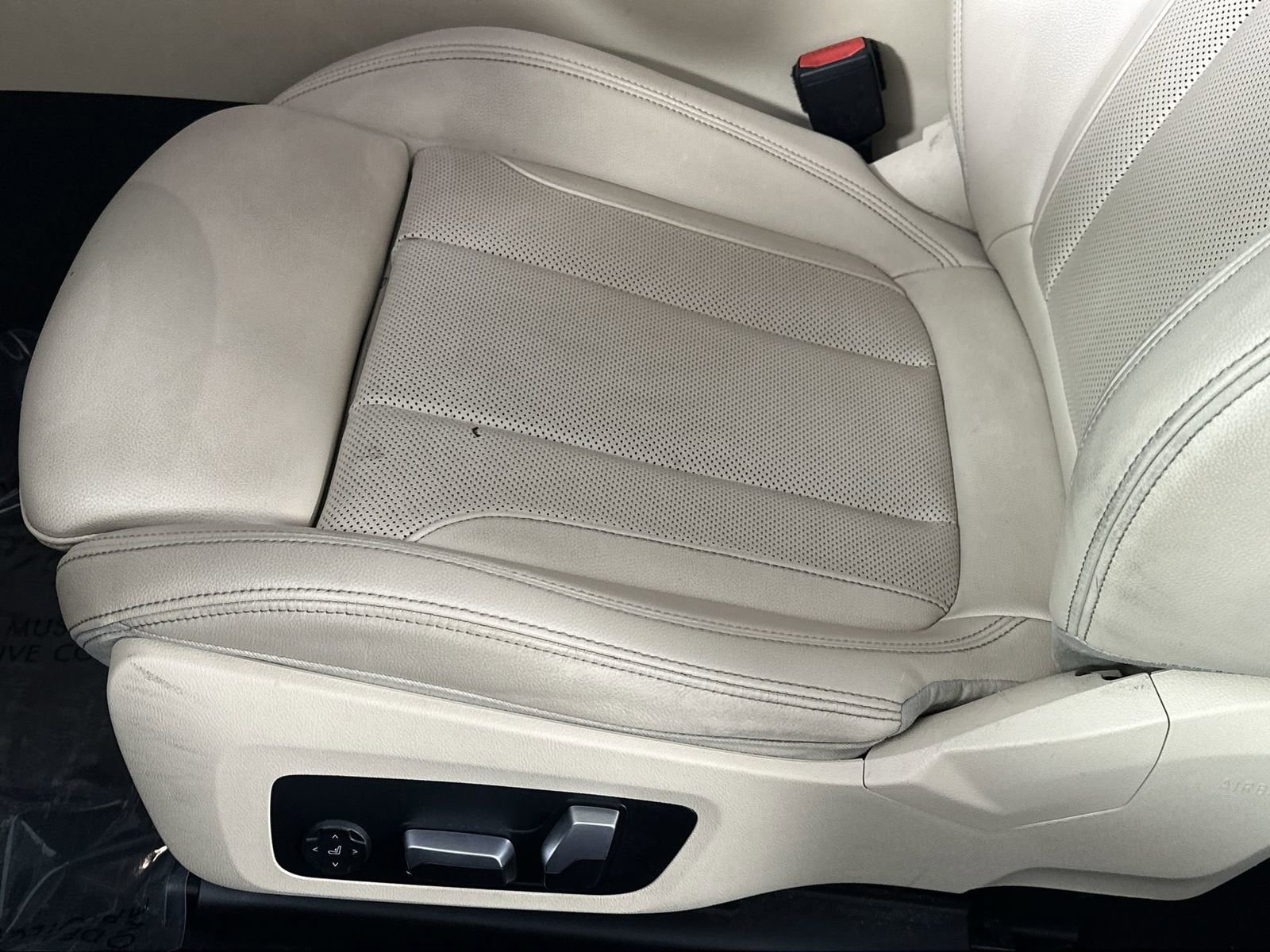 Used 2022 BMW 430i xDrive Convertible w/ Convenience Package image 12