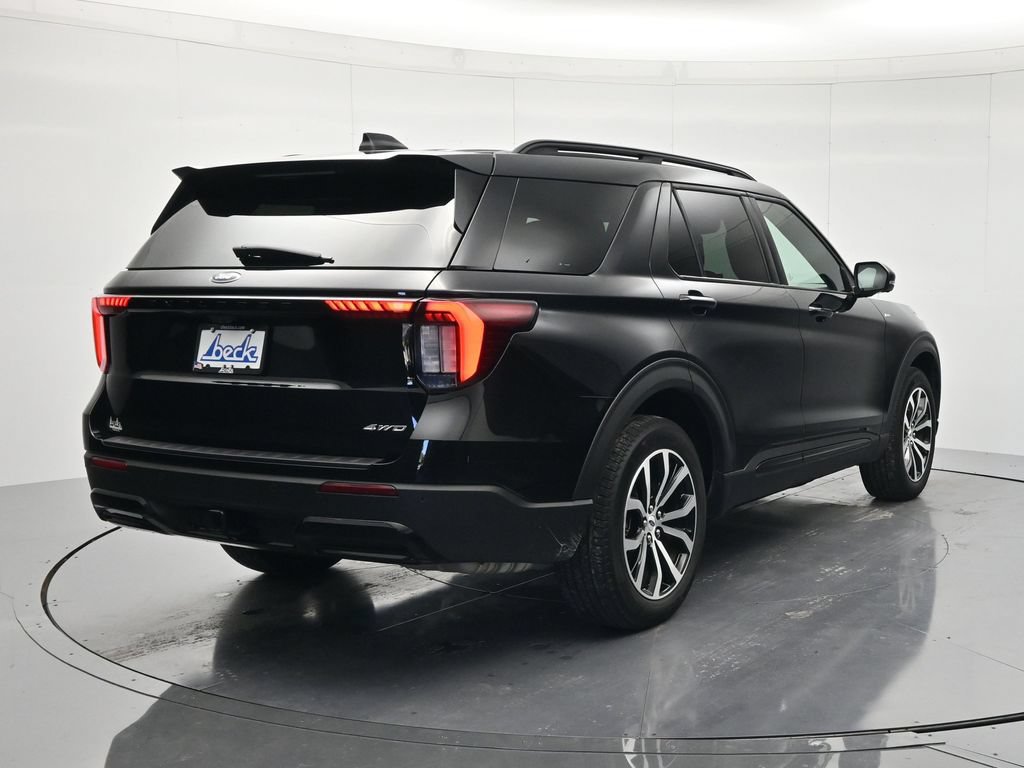 Used 2025 Ford Explorer ST-Line AWD/4WD image 5
