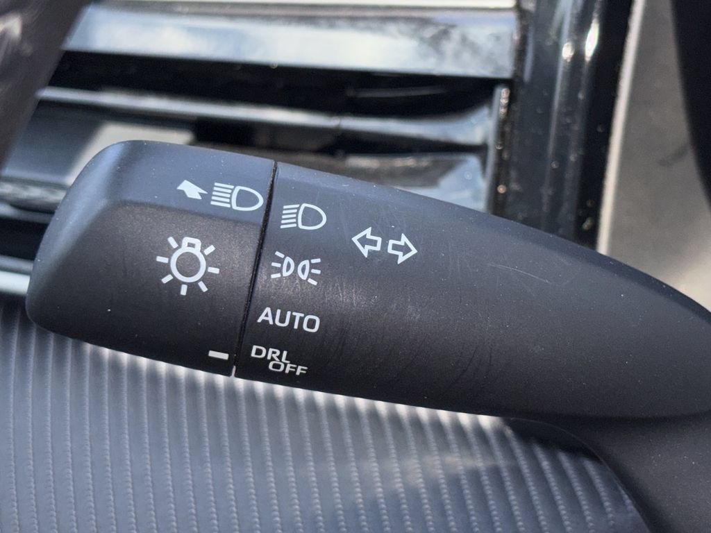 Used 2025 Toyota Camry SE FWD image 20