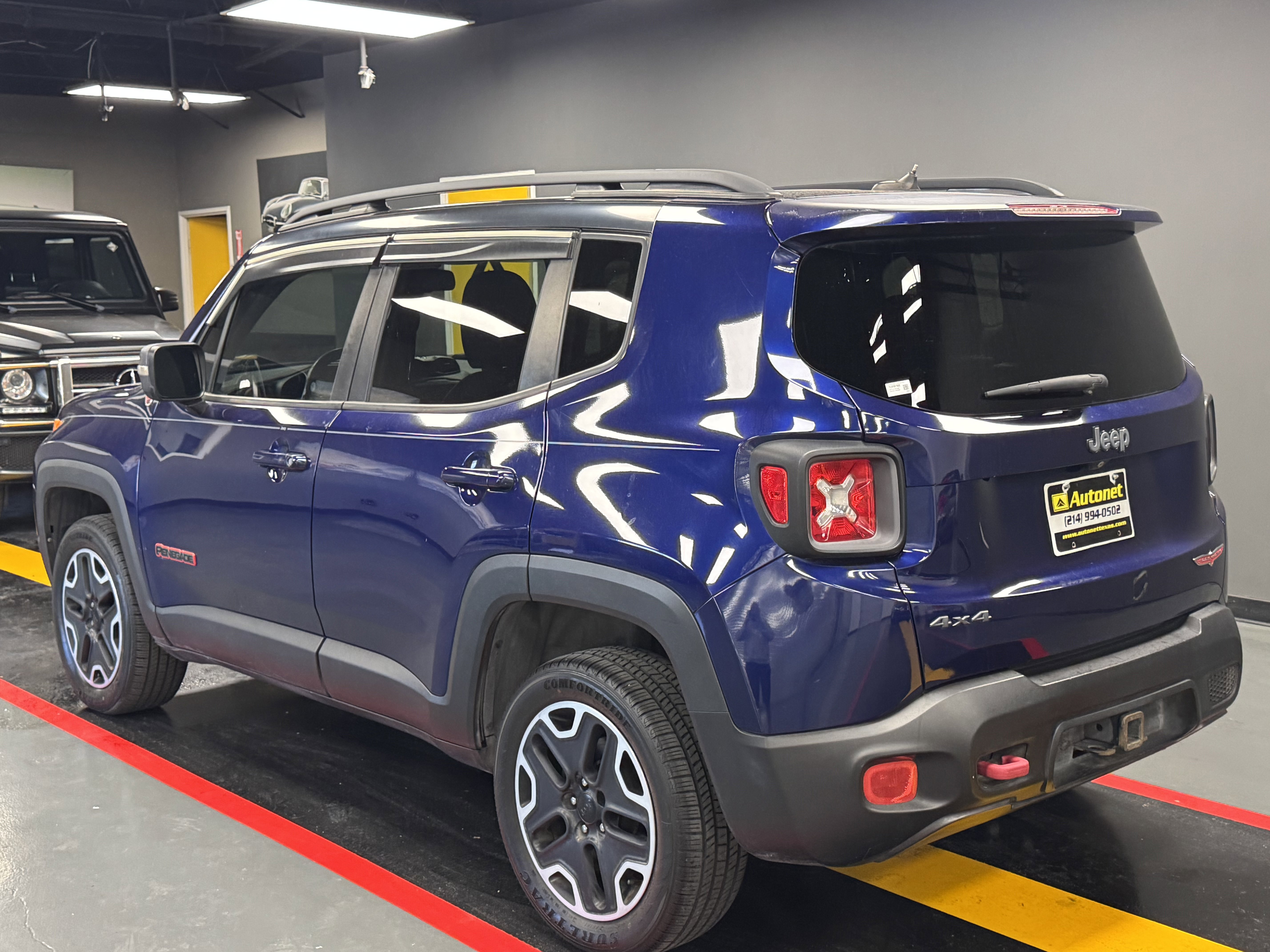 Used 2016 Jeep Renegade Trailhawk w/ Premium Trailhawk Package AWD/4WD image 4
