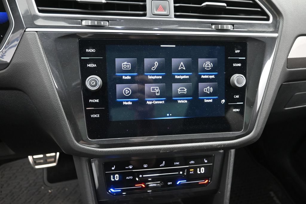 Used 2024 Volkswagen Tiguan SE R-Line FWD image 25
