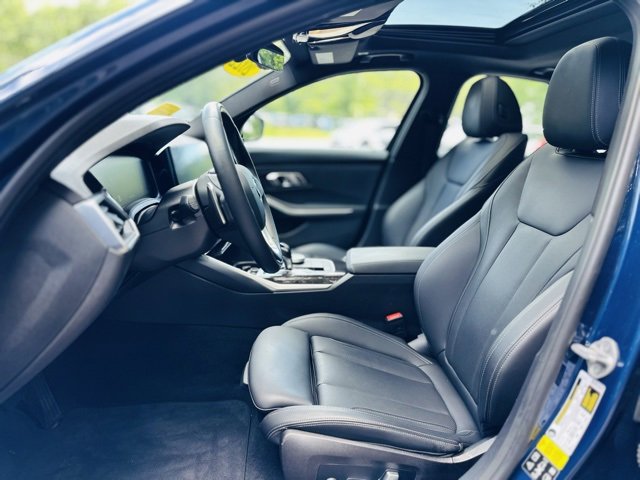 Used 2022 BMW 330i xDrive Sedan w/ Driving Assistance Package image 21