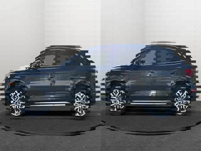 Used 2019 Audi Q5 Prestige w/ Prestige Package image 3