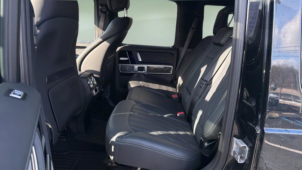 Used 2023 Mercedes-Benz G 550 image 23