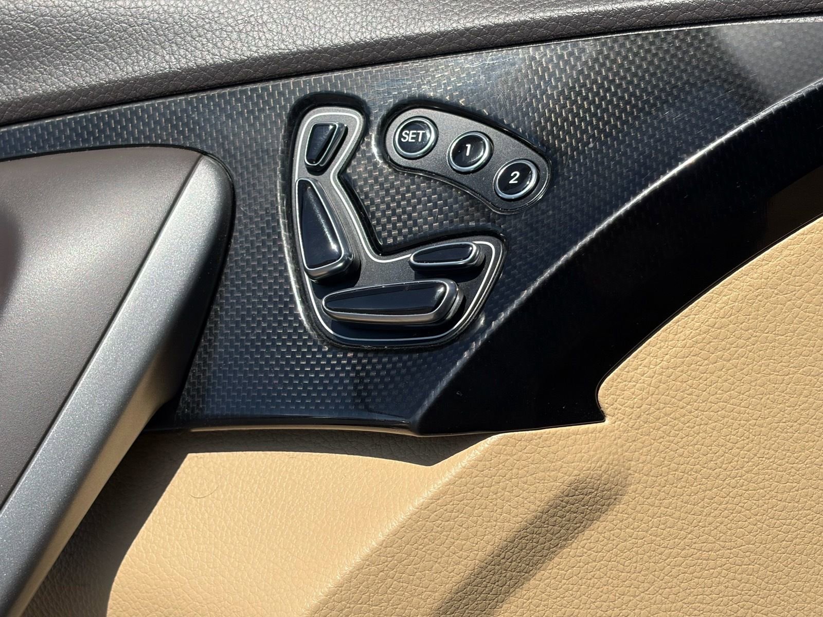 Used 2016 Hyundai Azera FWD image 25