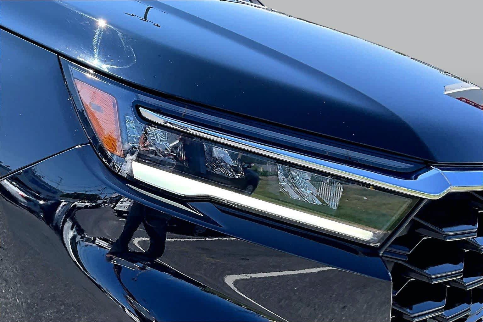 Used 2024 Honda Pilot Touring image 28