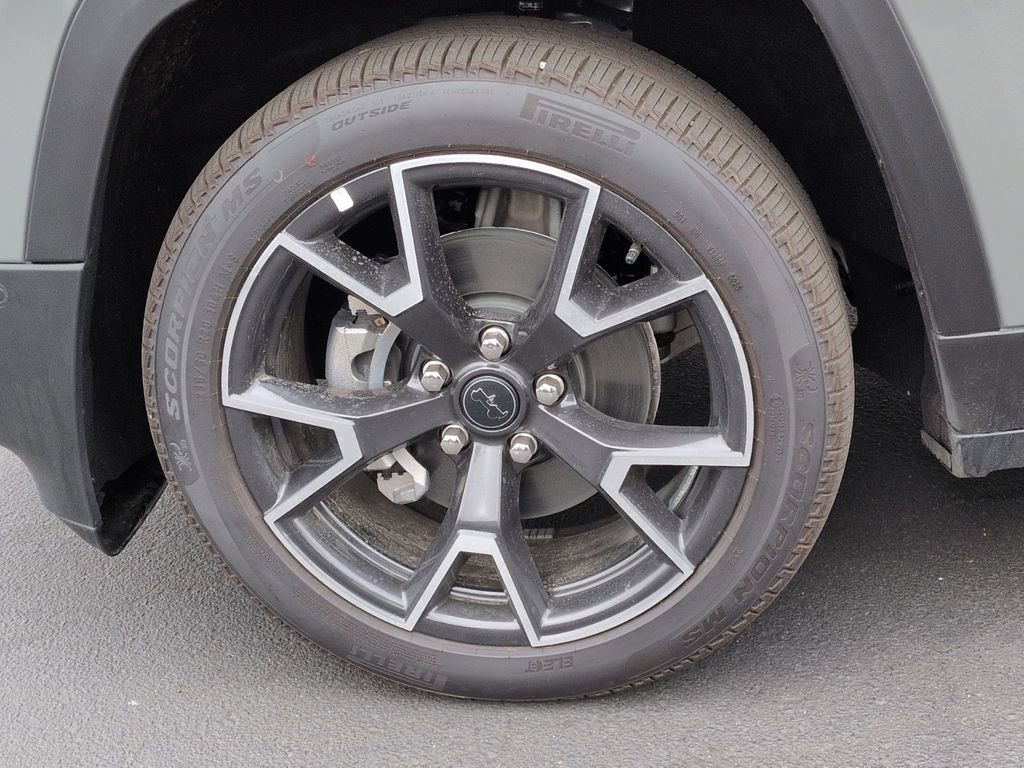 New 2026 Jeep Cherokee Overland AWD/4WD image 9