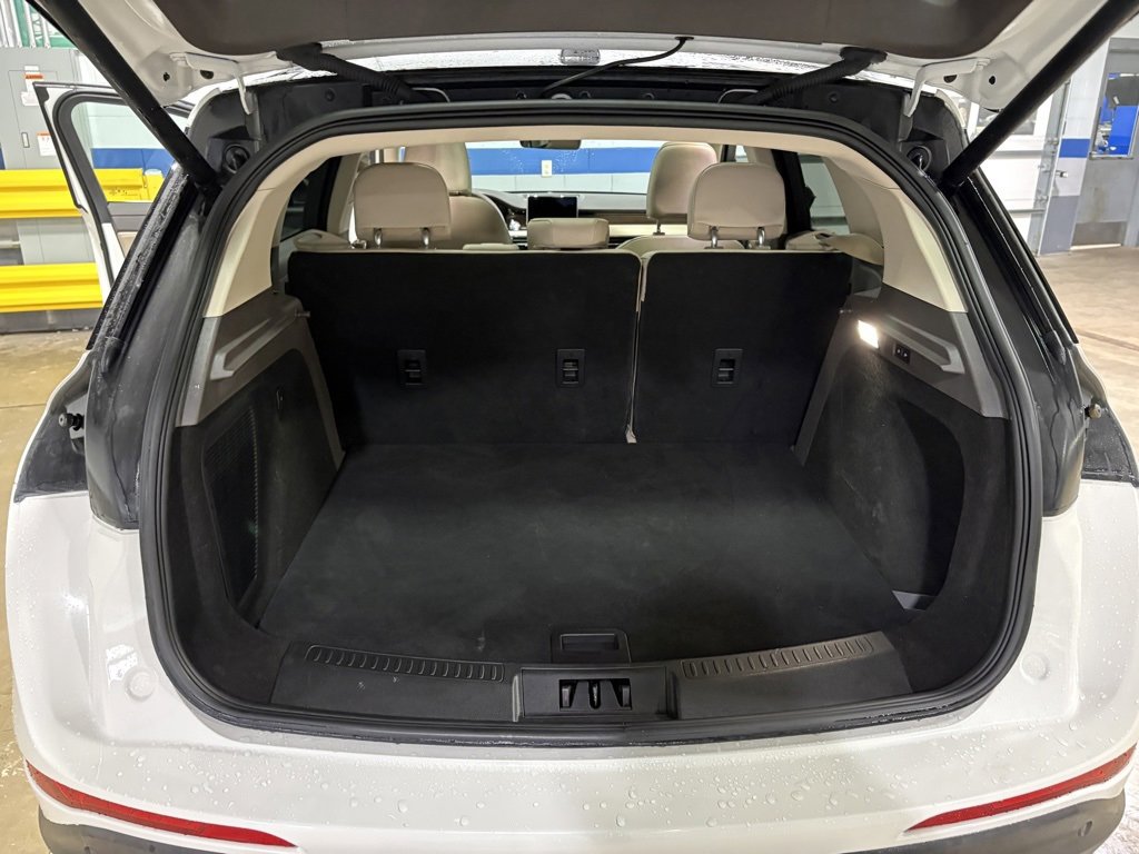 Used 2022 Lincoln Corsair Reserve w/ Equipment Group 201A image 27