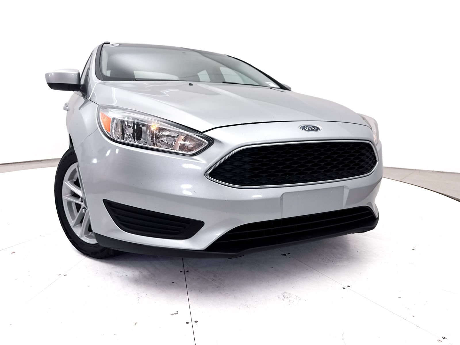 Used 2018 Ford Focus SE FWD image 5