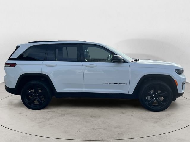 Used 2023 Jeep Grand Cherokee Limited w/ Luxury Tech Group II AWD/4WD image 6