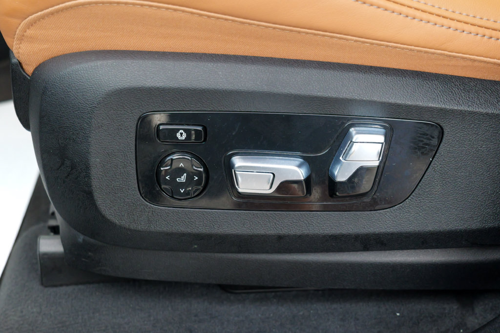 Used 2024 BMW X7 xDrive40i w/ Executive Package AWD/4WD image 24