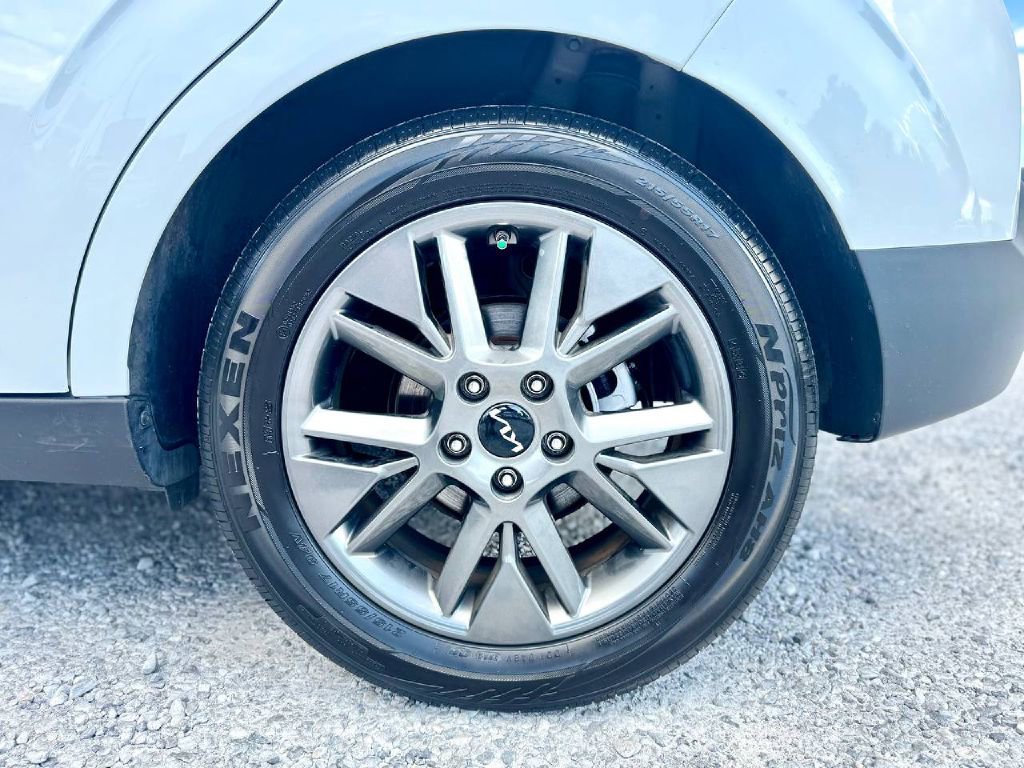 Used 2022 Kia Soul EX image 7