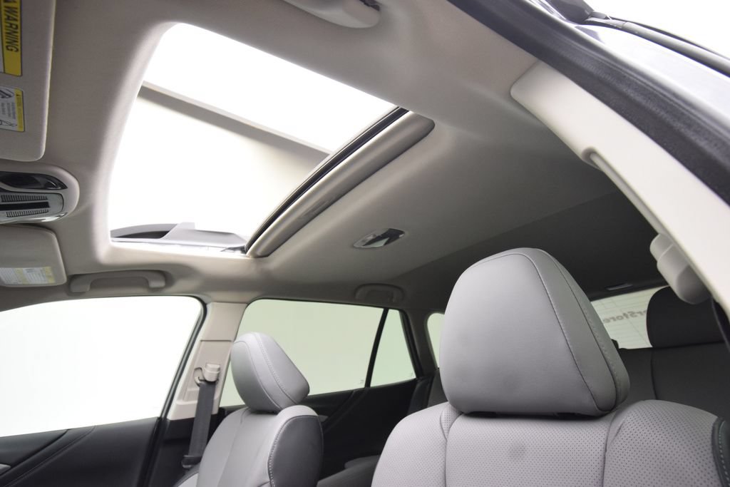Used 2020 Subaru Outback Limited XT w/ Popular Package #2 AWD/4WD image 17