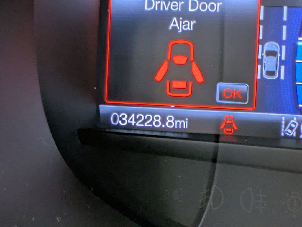 Used 2022 Ford Edge SE w/ Black Appearance Package AWD/4WD image 16