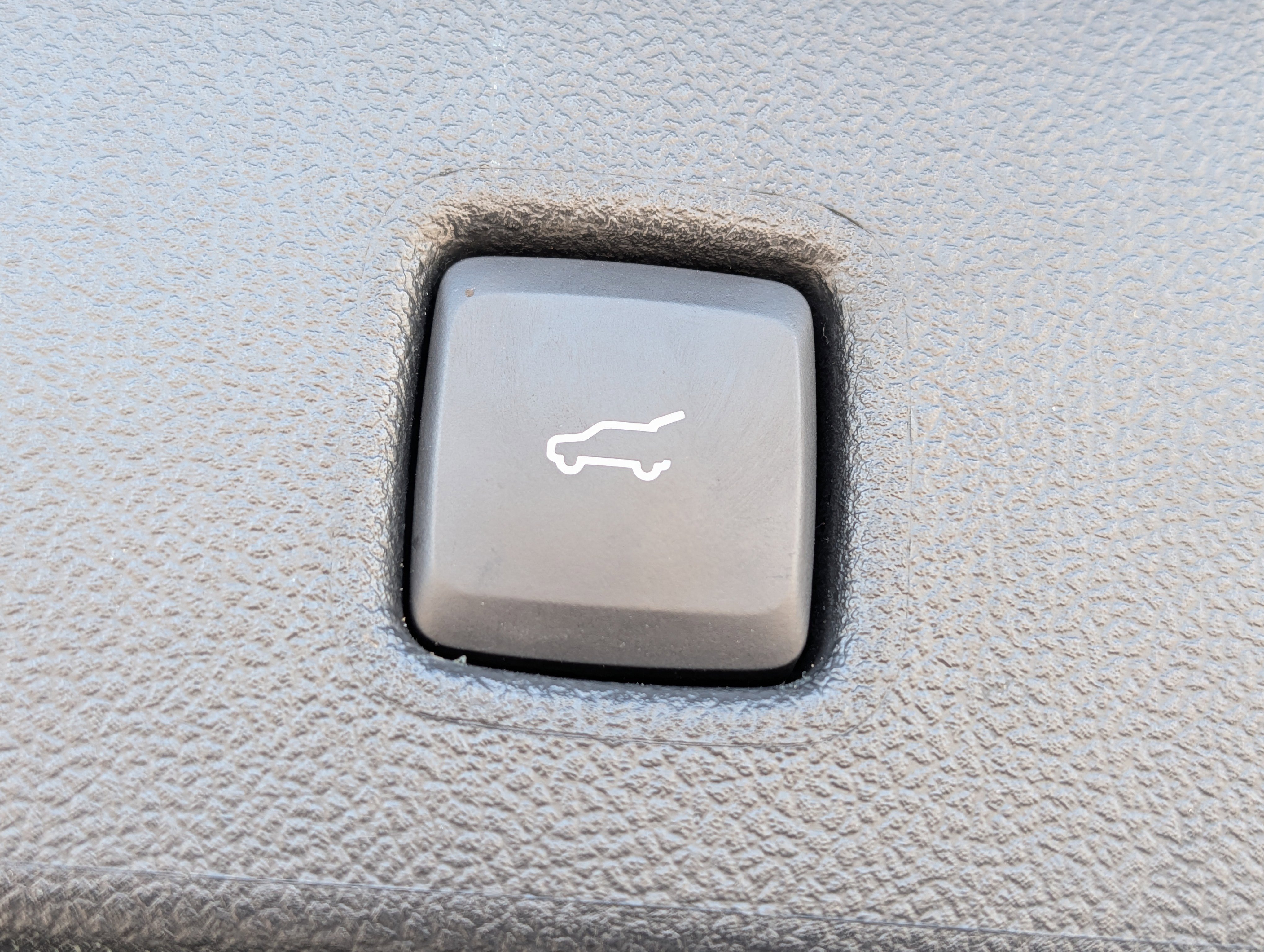 Used 2022 Ford Escape Titanium w/ Class II Trailer Tow Package image 31