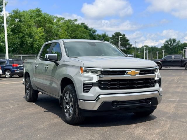 Used 2024 Chevrolet Silverado 1500 LT AWD/4WD image 4