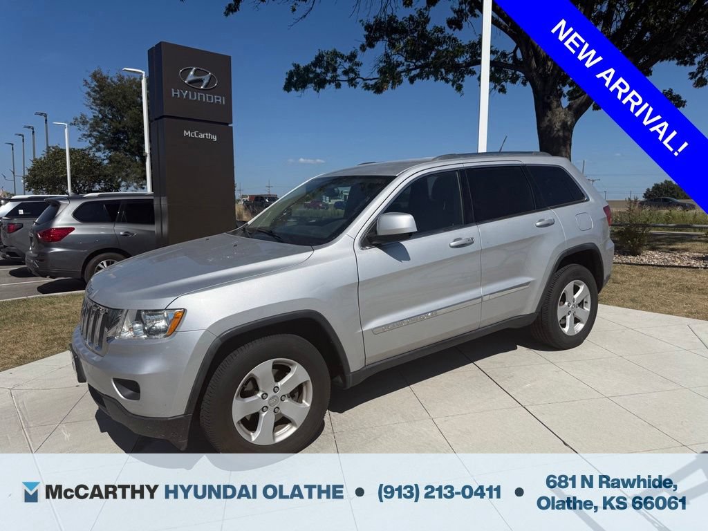 Used 2011 Jeep Grand Cherokee Laredo AWD/4WD image 1