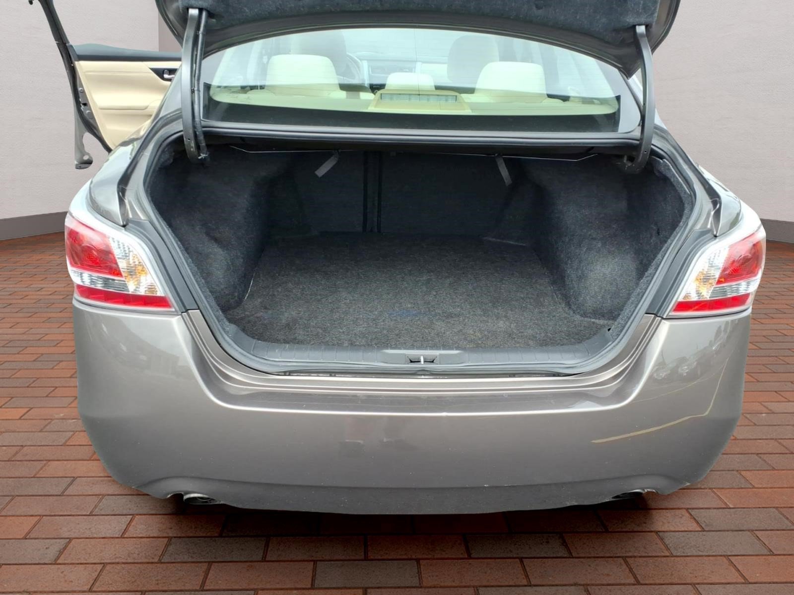 Used 2015 Nissan Altima 2.5 SV w/ Convenience Package FWD image 27