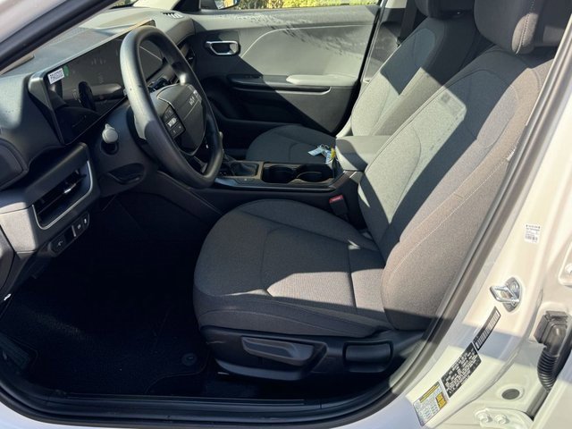 New 2025 Kia K4 LX image 15