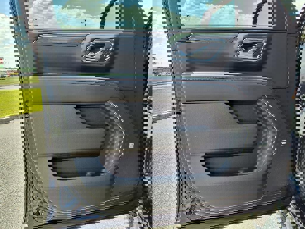 Certified 2022 Chevrolet Tahoe RST w/ Sport Performance Package image 11