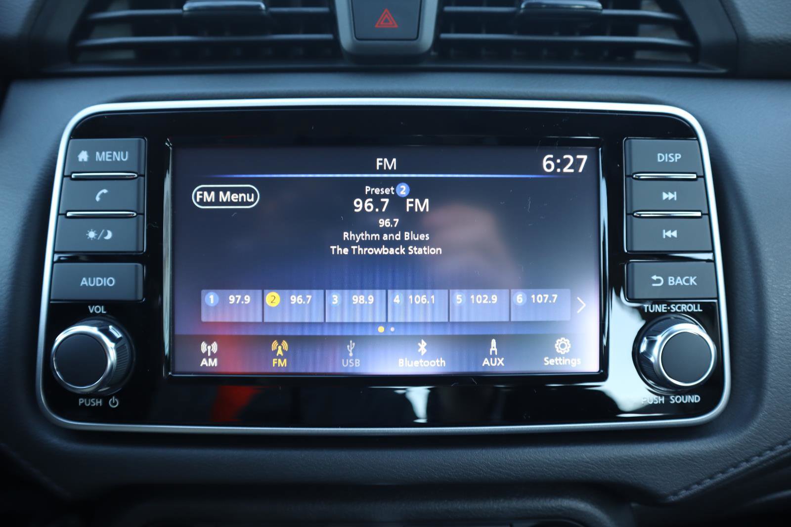 Used 2025 Nissan Versa S w/ Trunk Package image 21