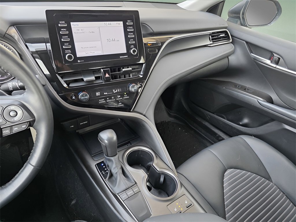 Used 2024 Toyota Camry SE w/ Cold Weather Package image 28