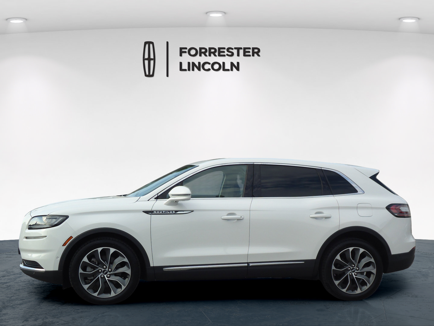 Certified 2023 Lincoln Nautilus Reserve w/ Equipment Group 201A AWD/4WD image 6
