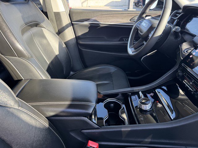 Used 2022 Jeep Grand Cherokee Limited 4xe image 8