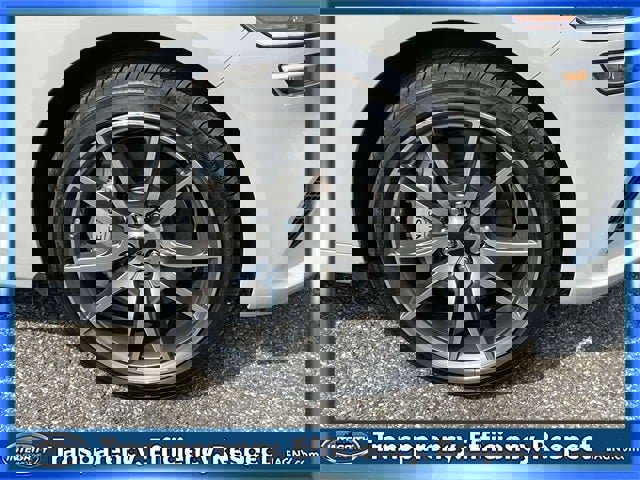 Used 2025 Genesis G70 2.5T image 9