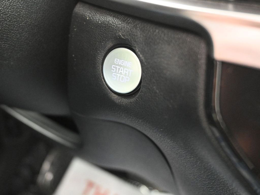 Certified 2024 Kia Sorento EX w/ Panoramic Sunroof Package image 26