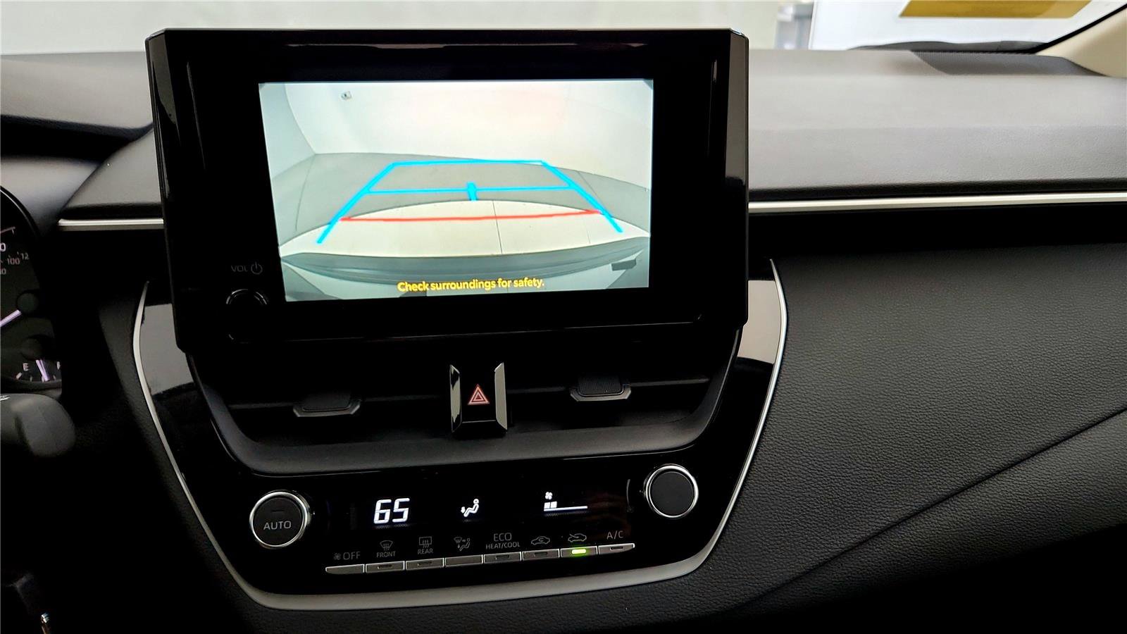 Used 2023 Toyota Corolla LE FWD image 31