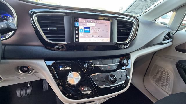 Used 2023 Chrysler Voyager LX FWD image 22