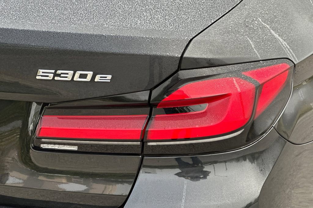 Used 2023 BMW 530e 530e iPerformance w/ Convenience Package image 32