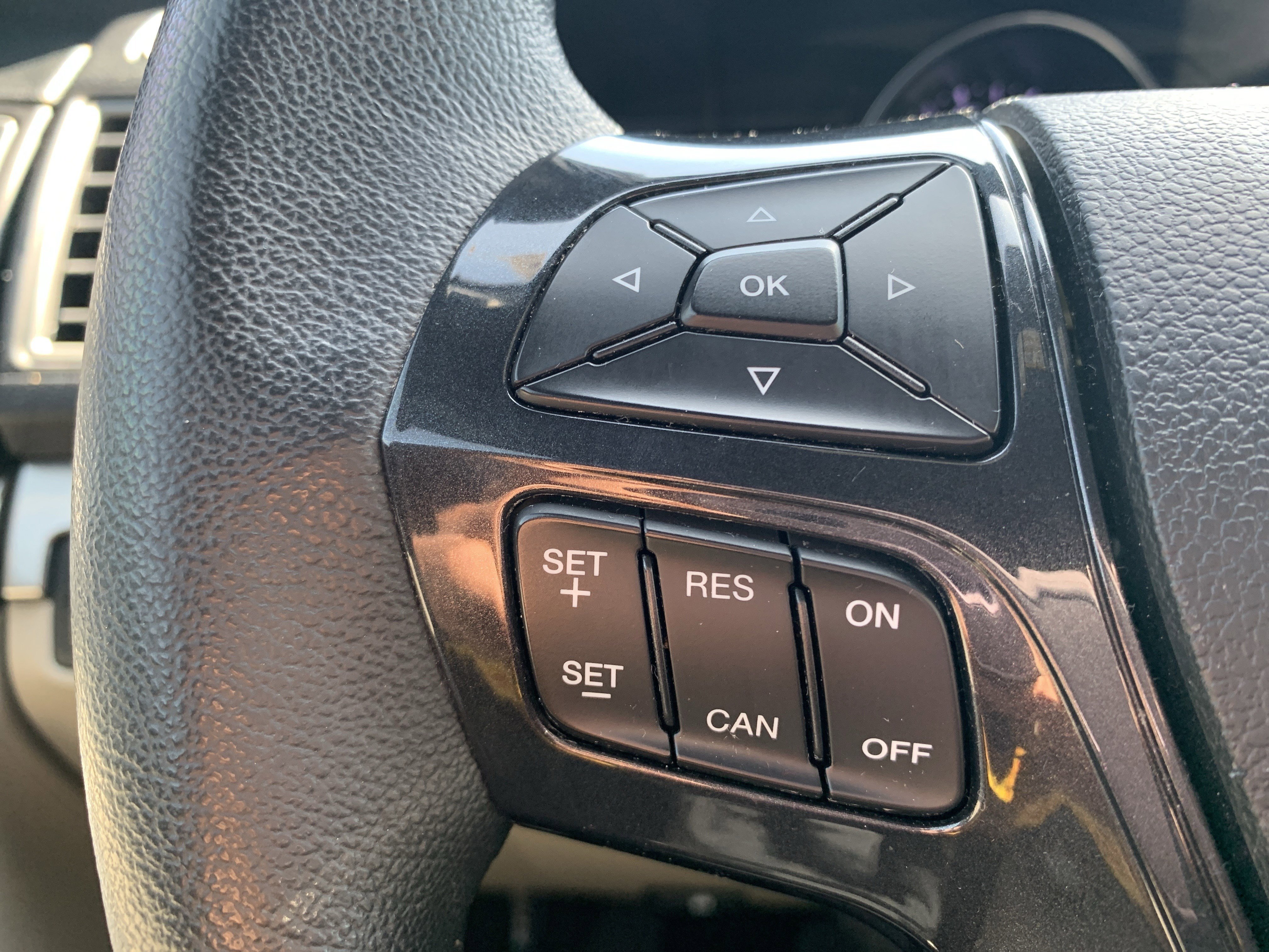 Used 2018 Ford Explorer XLT w/ Equipment Group 202A image 19
