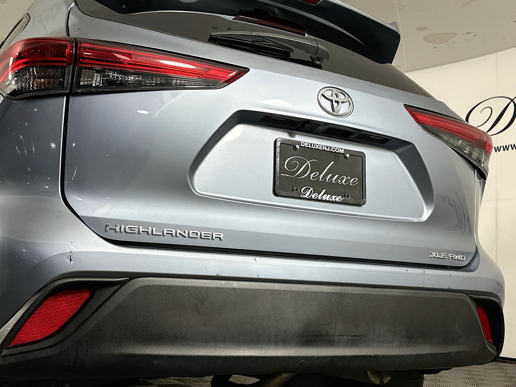 Used 2022 Toyota Highlander XLE AWD/4WD image 27