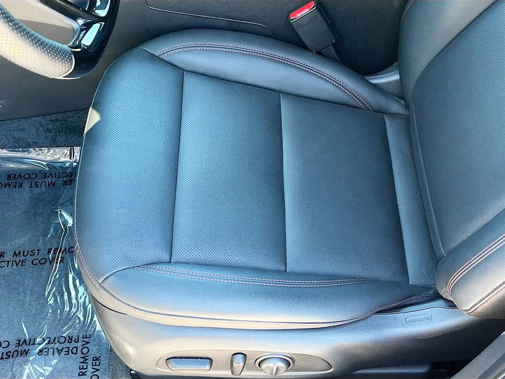 Used 2025 Chevrolet Trax RS w/ Sunroof Package image 18