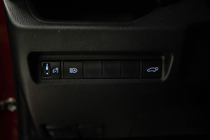 Used 2021 Toyota RAV4 XLE Premium w/ Carpet Mat Package (TMS) FWD image 30
