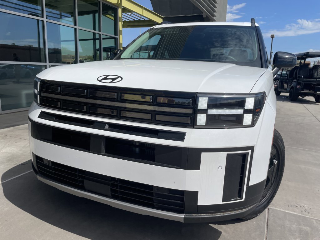 Used 2024 Hyundai Santa Fe XRT image 2