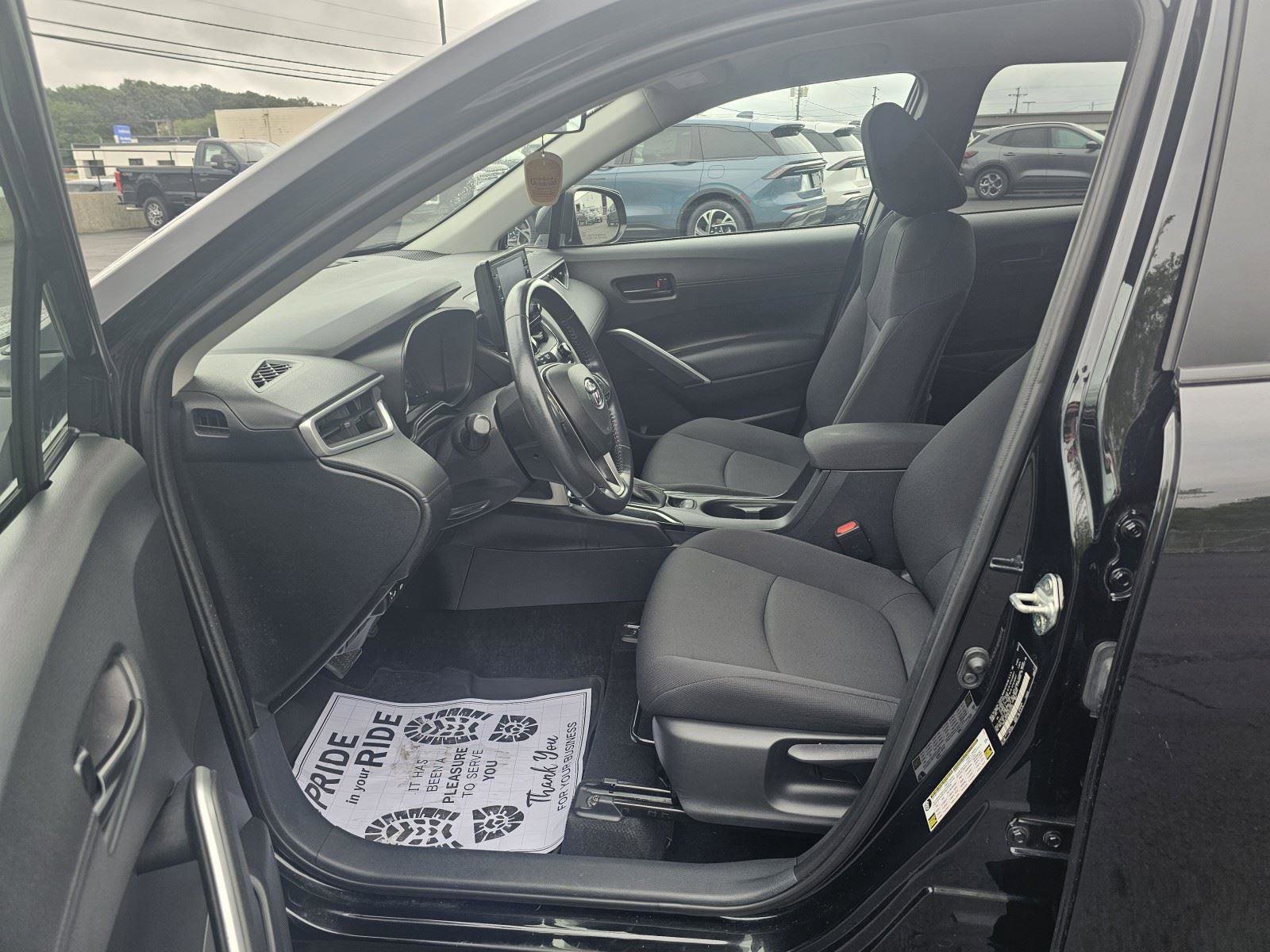 Used 2022 Toyota Corolla Cross LE image 39