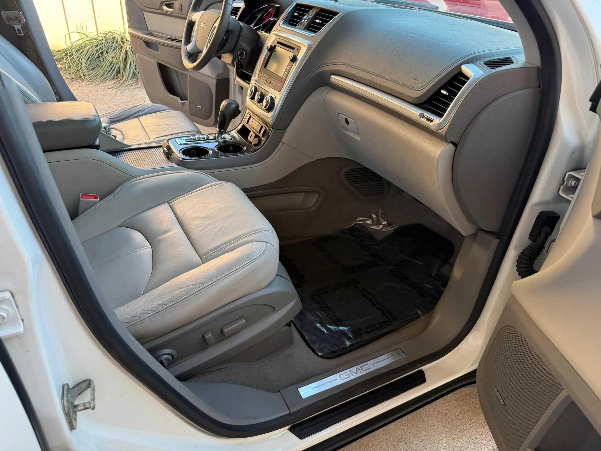 Used 2015 GMC Acadia SLT w/ Open Road Package FWD image 22