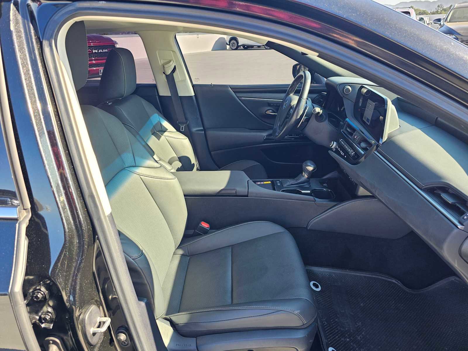 Certified 2025 Lexus ES 300h w/ Premium Package FWD image 10