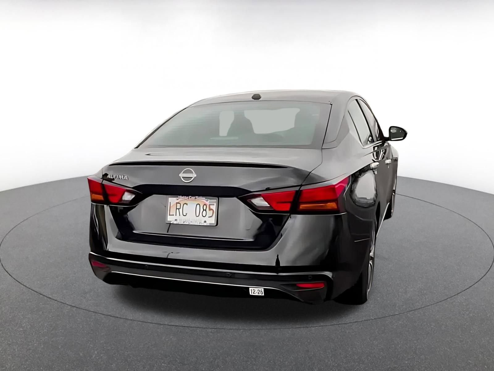 Used 2025 Nissan Altima 2.5 SV image 14