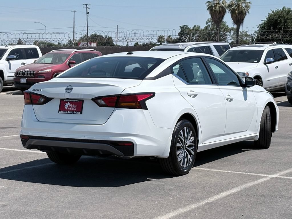 New 2026 Nissan Altima 2.5 SV FWD image 4