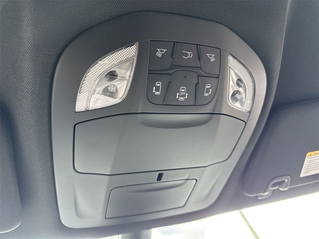 New 2026 Chrysler Pacifica Select image 16
